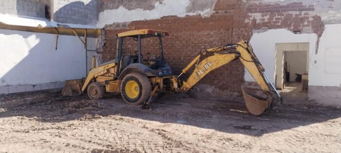 Retroexcavadora 310G 2004 (Precio en Dólar) - Image 2