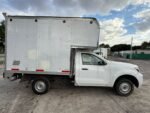 Camioneta Nissan NP300 2020 con frente 2021 y Caja Seca - Image 4