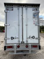 Camioneta Nissan NP300 2020 con frente 2021 y Caja Seca - Image 6