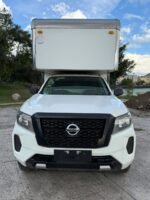 Camioneta Nissan NP300 2021 con Caja Seca - Image 10