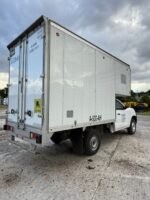 Camioneta Nissan NP300 2022 con Caja Seca - Image 3